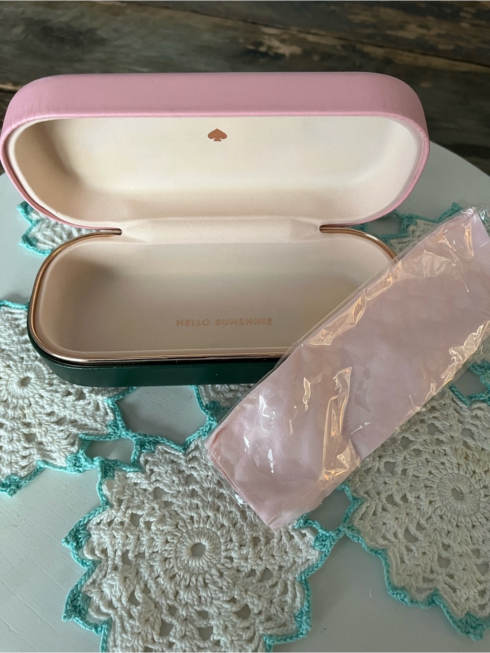 kate spade pink, cream & green hard eyeglass case with gold trim